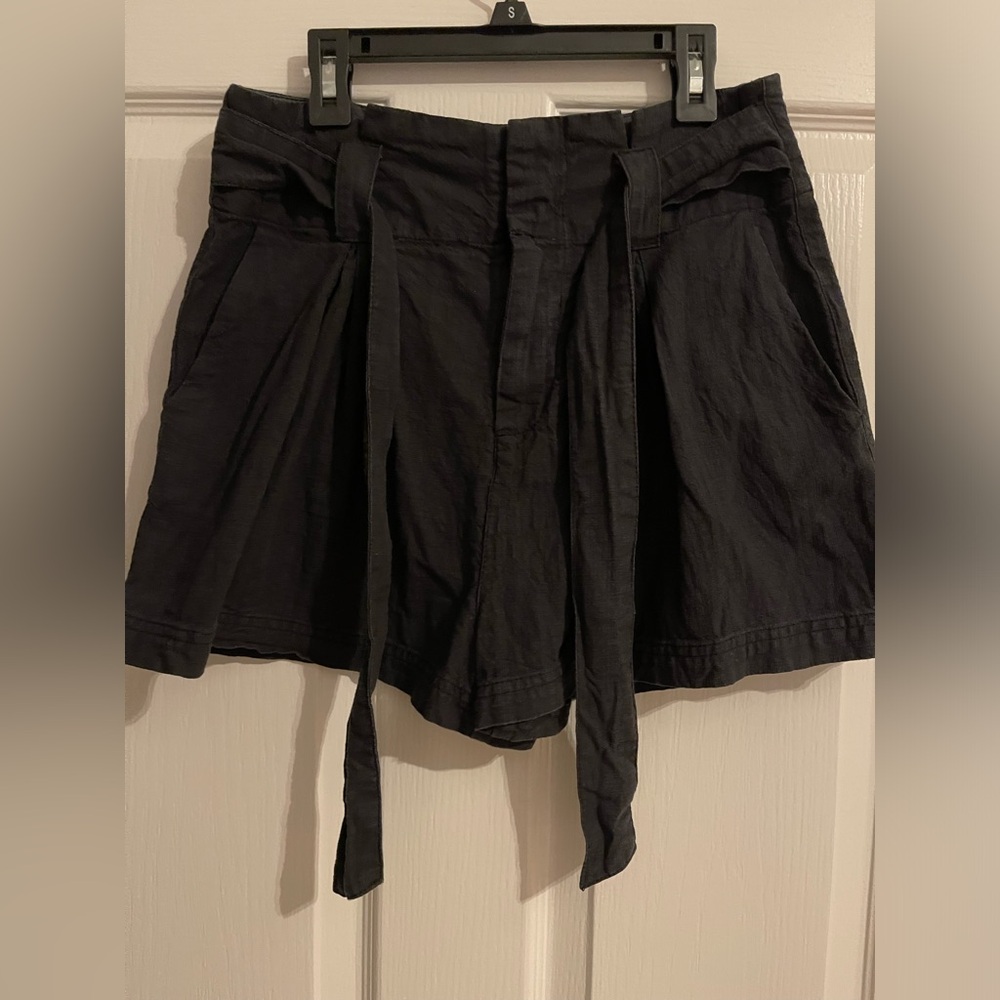 Free People Women’s Sun Washed Black Front Tie Pleated Cotton Shorts Sz. 4